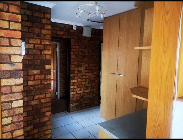 2 BEDROOM PROPERTY TO RENT IN BIRCH ACRES